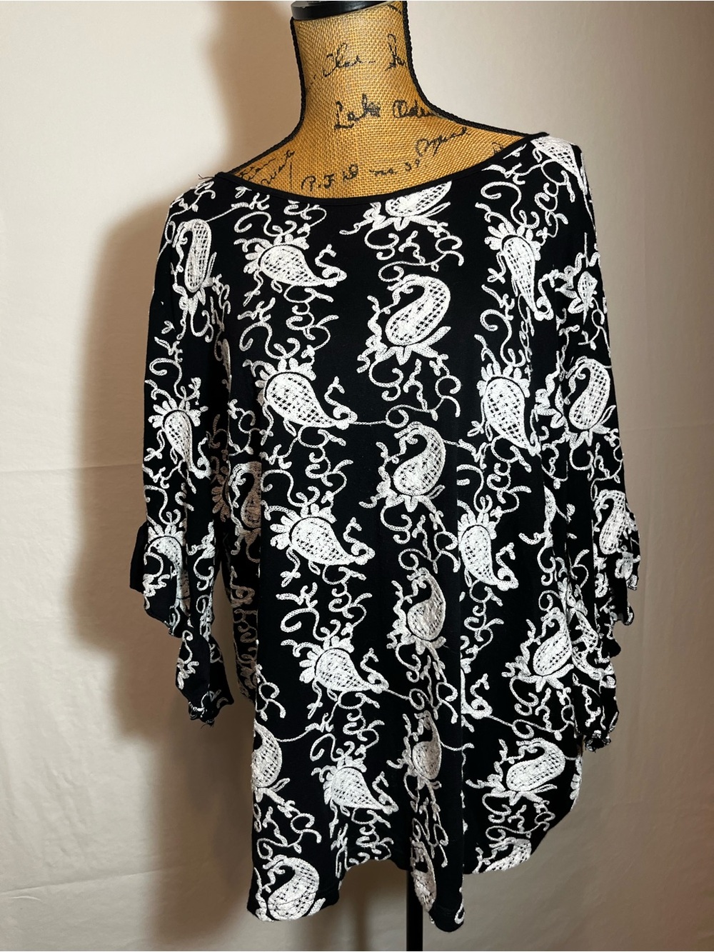 Forgotten Grace 3X Black White Embroidered Paisley Keyhole Tie Back Tunic Top